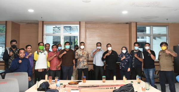 Silaturahmi dengan Wartawan Unit Pemprov Sumut, Plt Kadis Kominfo Sumut Aziz Batubara Berharap Kemitraan dapat Terus Terbangun